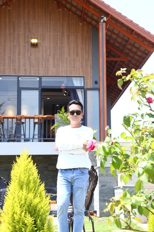 "Bé An" Hùng Thuận kết hôn năm 2008. Đến năm 2013, nam diễn viên ly hôn. Con trai của Hùng Thuận sống với mẹ. Năm 2017, Hùng Thuận hẹn hò một nữ DJ nhưng chuyện tình này cũng tan vỡ. Ảnh: FBNV