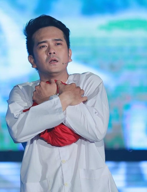 Nam diễn viên đóng "Dòng đời", "Cổng mặt trời", "Ký ức tuổi thơ". Tuy nhiên, Hùng Thuận lại chưa có vai diễn nào vượt qua được cái bóng bé An. Bên cạnh đó, nam diễn viên còn thử sức làm ca sĩ nhưng sự nghiệp âm nhạc cũng mờ nhạt. Ảnh: FBNV