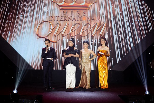 Co gai tung nang 115kg gay xuc dong o Hoa hau Chuyen gioi VN