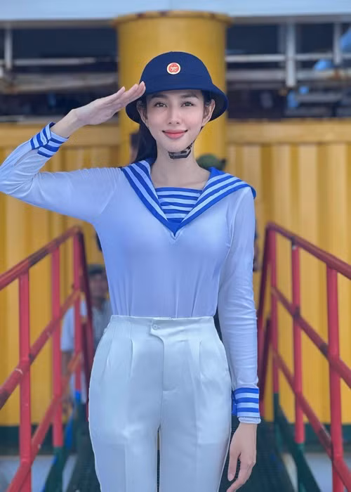 Thuy Tien ke ve hanh trinh 1 tuan tren quan dao Truong Sa