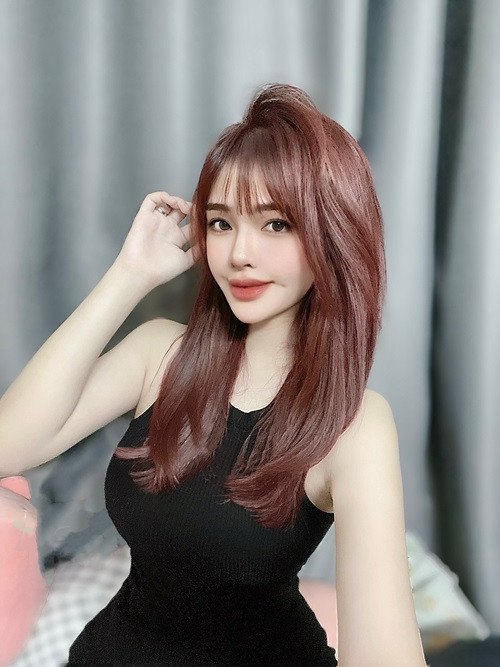 Lâm Diễm Quỳnh sở hữu vóc dáng đồng hồ cát nóng bỏng.