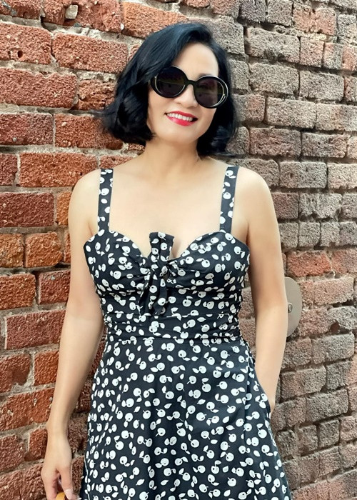 Nhiều bạn bè, đồng nghiệp khen nhan sắc Hồng Đào ngày càng trẻ trung, gợi cảm. Ảnh: FBNV