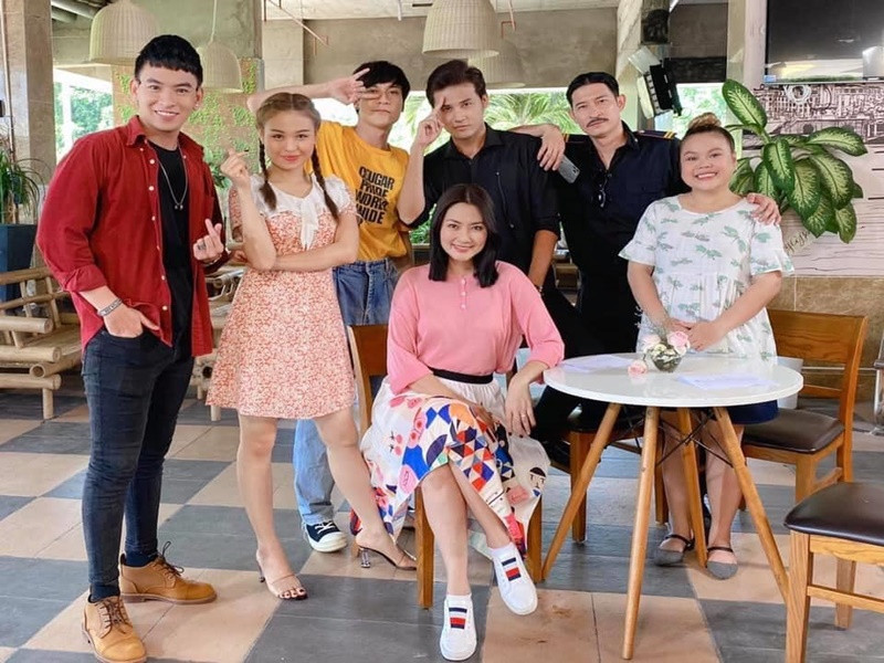 Ngọc Lan từng vướng tin đồn nghỉ đóng phim, hét giá cát-sê. Cô phủ nhận: “Lương tôi vẫn giống như năm ngoái chứ có đòi hỏi gì đâu”. Ảnh: FBNV