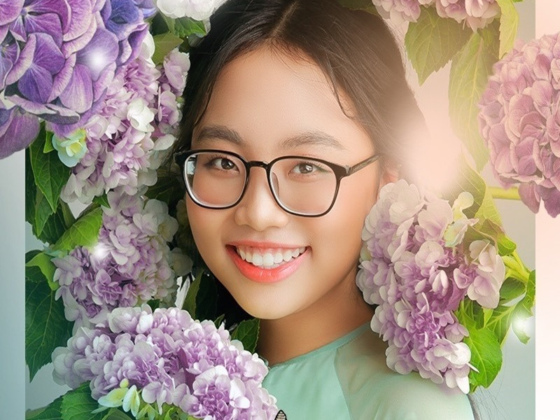 Phương Mỹ Chi từng tự tham gia sản xuất từ âm nhạc tới hình ảnh cho MV "16 xuân trăng". Quang Lê lúc đó không hỗ trợ vì công việc riêng bận rộn. Bản thân Phương Mỹ Chi nghĩ rằng sức mình có thể làm được thì bản thân cố gắng tự làm, không nên ỷ lại hay ngồi đấy chờ đợi. Ảnh: FBNV