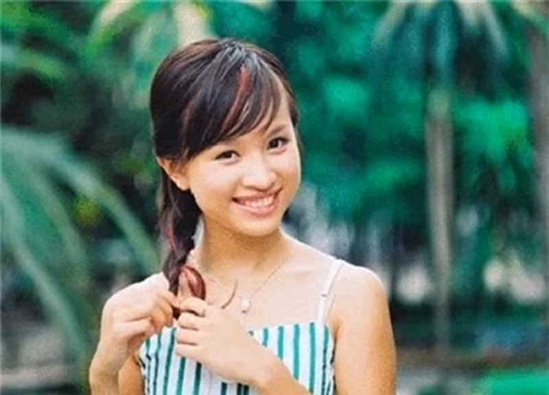 Theo VTV, Thanh Vân Hugo tốt nghiệp loại khá Học viện Ngoại giao và tốt nghiệp loại xuất sắc khi học thạc sĩ tại Thụy Sĩ. Ảnh: Zing