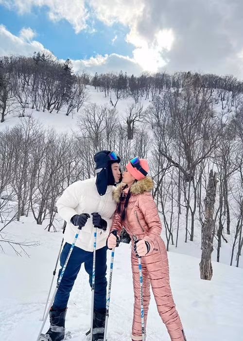 Cặp đôi đi hưởng tuần trăng mật vào tháng 3/2023.