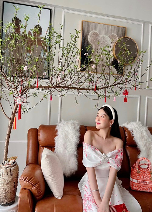 Cô còn đảm nhận vai trò giám đốc chương trình Quản trị Sự kiện - Kinh tế Thể thao tại Đại học Hoa Sen.