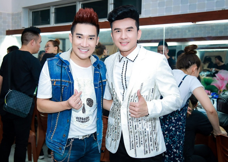 Đan Trường (phải), Quang Hà (trái) và Nhật Tinh Anh từng bị khán giả cho uống thuốc lắc khi biểu diễn ở quán bar. Ảnh: Dân Việt