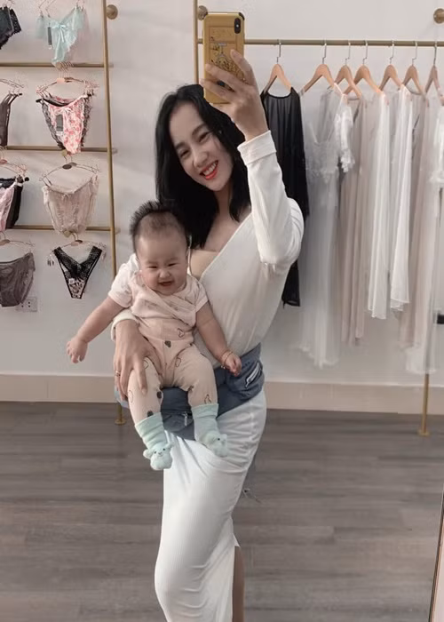 Phạm Lịch từng chia sẻ, cô bị trầm cảm sau sinh.