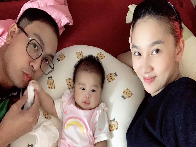 Ông xã Phạm Lịch sống tình cảm, biết lắng nghe và luôn thấu hiểu vợ.