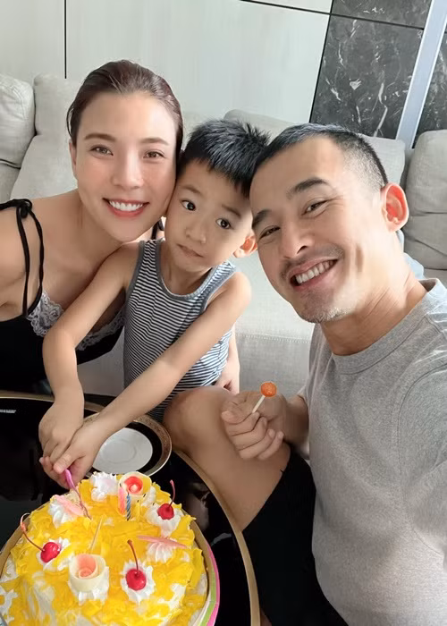 Con trai đầu lòng của Thúy Diễm và Lương Thế Thành đã được 5 tuổi.