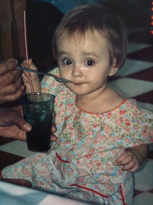 Nữ ca sĩ có tuổi thơ êm đềm.