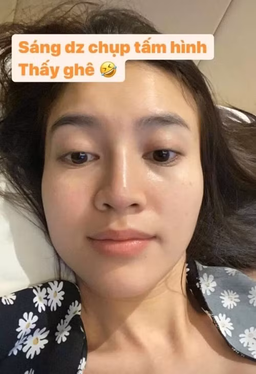 Luôn xuất hiện với vẻ ngoài sành điệu trước công chúng, tuy nhiên, Lan Ngọc từng chia sẻ trên VOV, cô luôn muốn tạo cảm giác gần gũi, hòa nhã với mọi người. Ảnh: FBNV