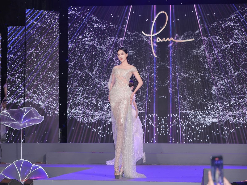 Tuệ Như sinh năm 2000, kém Hồ Quang Hiếu 17 tuổi. Ảnh: FBNV