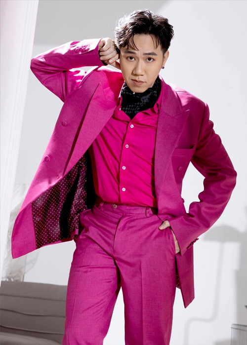 Trước đây, Anh Đức luôn chọn cách giữ im lặng trước những tin đồn, lời tố. Tháng 5/2020, hình ảnh Anh Đức bị nghi sử dụng chất cấm cùng đoạn tin nhắn nhắc đến MC Trấn Thành gây xôn xao dư luận. Ảnh: FBNV