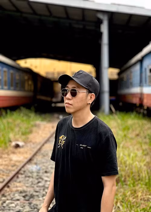 Bạn thân của Trấn Thành nói thêm: “Bao lần nghệ sĩ bị tung tin đồn nhảm, chúng tôi chỉ biết im lặng cho qua. Kể cả những tin đồn được xác thực là giả, chính những người đồn lại xem như chưa có gì. Vậy ai sẽ trả lại danh dự cho chúng tôi?”. Ảnh: FBNV