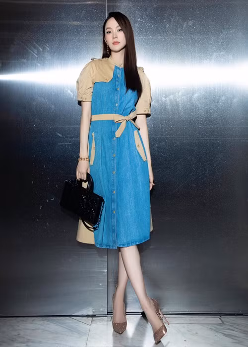 Bí quyết mặc đẹp của Minh Hằng khi mang thai là diện những chiếc váy dáng suông vừa vặn với cơ thể.