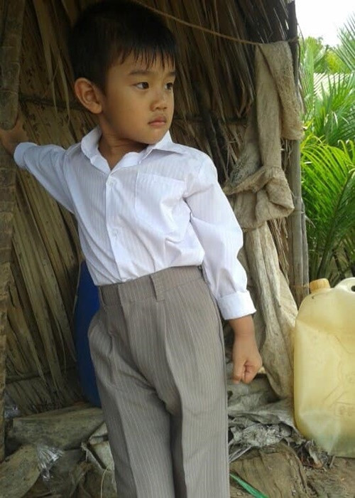 Con trai Kiều Trinh đóng phim từ khi còn rất nhỏ. Năm 3 tuổi, Kỳ Phong tham gia phim “Cha và con và…” của Phan Đăng Di.