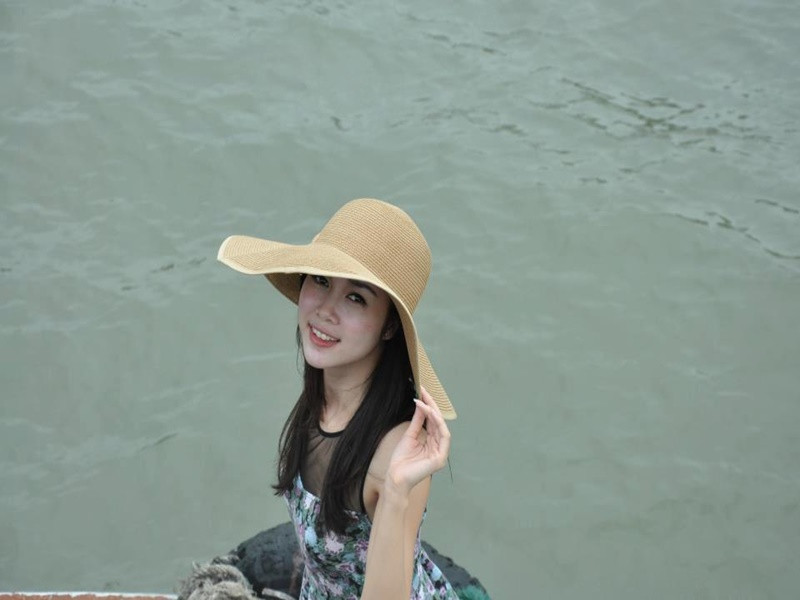 Khi mới vào showbiz, Vũ Ngọc Anh lựa chọn phong cách kín đáo, thanh lịch. Ảnh: FBNV