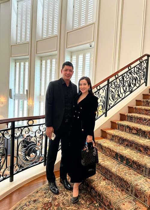 Vợ chồng Bình Minh tay trong tay xuất hiện tại nhiều sự kiện.