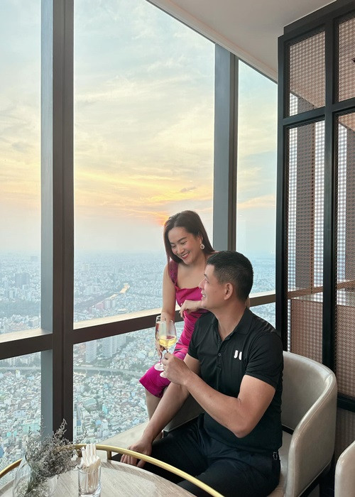 Vài năm trở lại đây, Bình Minh tập trung kinh doanh. Anh được bà xã doanh nhân hỗ trợ, ủng hộ hết mình trong công việc.