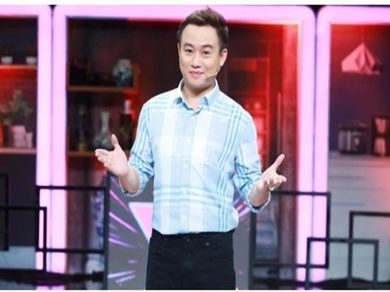 Diễn viên Hữu Tín góp mặt trong gameshow Ơn giời cậu đây rồi, Nhanh như chớp, Công thành chiến, dự án phim ảnh "Ai chết giơ tay", "Lục Vân Tiên: Tuyệt Đỉnh Kung Fu" "Nhà không bán", "Nàng tiên có 5 nhà", "Siêu trộm", "Bẫy rồng", "Lửa Phật". Ảnh: Dân Trí