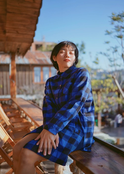 "...Tôi có một quy tắc là khi yêu ai thì sẽ yêu rất điên cuồng đối phương nhưng sau 2 tuần là chia tay. Nó có những dạng tâm lý khó hiểu như vậy nên ngày nào tôi cũng phải cố vượt qua điều đó”, Phương Anh tâm sự.