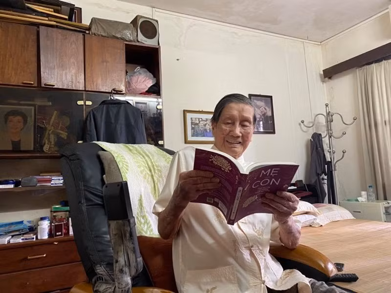 Ngoài ca khúc "Như có Bác Hồ trong ngày vui đại thắng", gia tài âm nhạc của nhạc sĩ Phạm Tuyên lên đến hơn 700 bài hát, trong đó nhiều ca khúc được yêu thích như: “Hà Nội – Điện Biên Phủ trên không”, “Chiếc gậy Trường Sơn”, “Thành phố 10 mùa hoa”, “Đảng đã cho ta một mùa xuân”. Ảnh: Vietnamnet