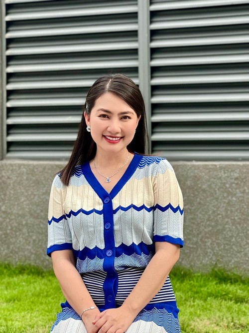 Ngọc Lan chia sẻ trên Dân Việt: “Tôi không bị mất 7 tỷ đồng, vì tôi chỉ mới đóng 2,1 tỷ đồng. Tôi đóng cho cả 2 mẹ con là 700 triệu đồng/năm. Người tư vấn là nhân viên của một ngân hàng. Tôi hỏi rất rõ là sau 10 năm tôi lấy ra được bao nhiêu thì nhân viên tư vấn trả lời rất dõng dạc là tôi được rút 7 tỷ đồng và cộng lãi thì xấp xỉ 10 tỷ đồng…".