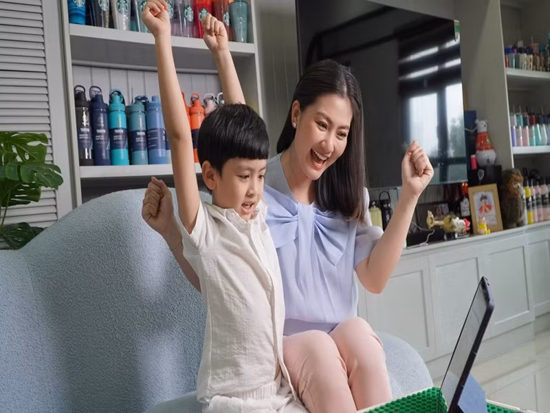 Ngọc Lan mua bảo hiểm bởi sau khi ly hôn, một mình nuôi con trai, cô luôn lo lắng nếu bản thân xảy ra chuyện gì thì con phải làm sao.