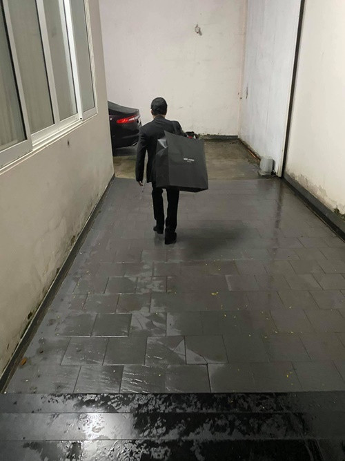 Nữ doanh nhân từng nhiều lần khoe quà từ bạn trai. Ảnh: Sức khỏe và đời sống