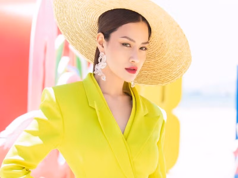 Năm 2008, Vũ Thu Phương được mời casting vai thứ chính bộ phim “Shanghai” của Harvey Weinstein. Ngay sau lễ ra mắt phim tại Los Angeles, ông trùm Hollywood đã gọi thẳng Vũ Thu Phương lên phòng riêng khách sạn để “họp” với lời hứa hẹn giúp cô có được hợp đồng đóng phim.