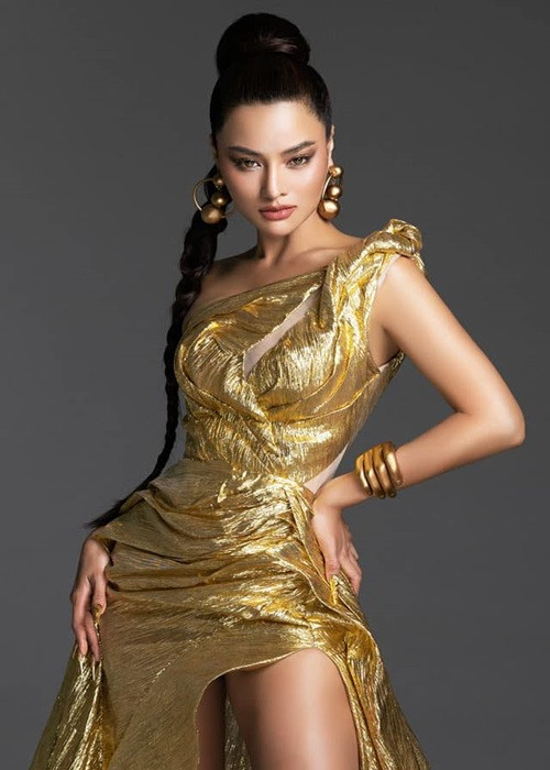 Vì hoàn cảnh gia đình khó khăn, Vũ Thu Phương quyết tâm phải kiếm được nhiều tiền. "Giai đoạn đó là một món quà của nghị lực, của sự vươn lên để cứu lấy mẹ. Dù phải từ bỏ rất nhiều hoài bão, ước mơ trong độ tuổi đó nhưng đến giờ, khi nghĩ lại, Phương thấy rất hạnh phúc”, cô nói.