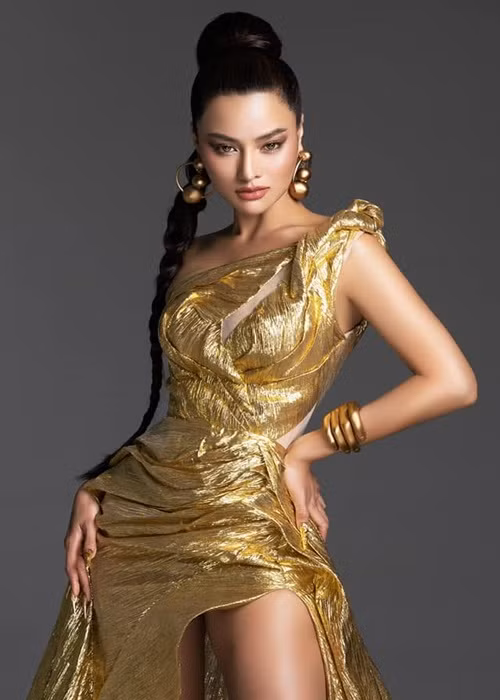 Vì hoàn cảnh gia đình khó khăn, Vũ Thu Phương quyết tâm phải kiếm được nhiều tiền. "Giai đoạn đó là một món quà của nghị lực, của sự vươn lên để cứu lấy mẹ. Dù phải từ bỏ rất nhiều hoài bão, ước mơ trong độ tuổi đó nhưng đến giờ, khi nghĩ lại, Phương thấy rất hạnh phúc”, cô nói.