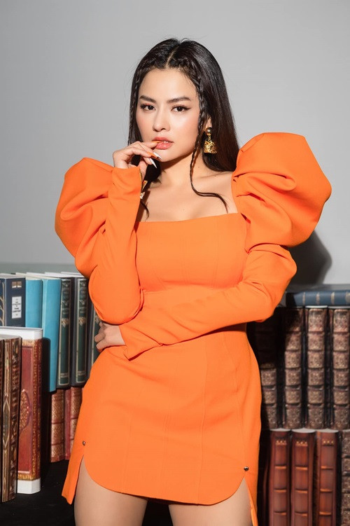 Sau những biến cố, khó khăn, người mẫu Vũ Thu Phương rút ra được bài học về việc trân trọng bản thân. "Khi mình yêu bản thân hơn, biết chăm sóc bản thân hơn thì cũng là lúc mình nhận ra tất cả những khó khăn, thử thách chỉ làm cho sức chịu đựng, khả năng vươn lên của mình càng mạnh mẽ hơn. Nhờ hành trình này mà Phương có những lựa chọn tốt hơn trong cuộc đời, có trách nhiệm hơn với bản thân và với xã hội”, cô trải lòng.