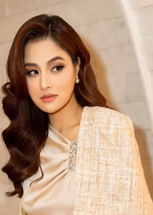 Goc khuat cua sieu mau Vu Thu Phuong