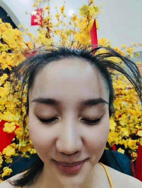 Bà xã Lê Dương Bảo Lâm bị chồng "dìm hàng" không thương tiếc.