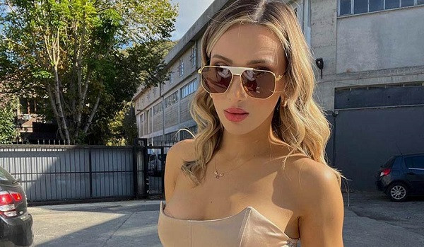 My nhan bong chuyen hiem thay, vua thi dau vua lam sep-Hinh-2