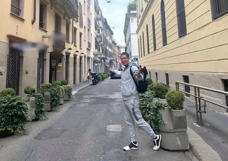 "Bây giờ tôi cũng hơn 40 rồi, không còn trẻ trung nữa, phải bằng lòng và an phận với chính mình thôi. Sao có thể đòi hỏi bản thân phải được long lanh như ngày xưa?", Bình Minh chia sẻ. Ảnh: FBNV