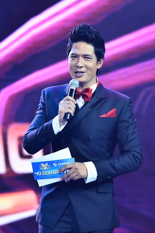 Ngoài làm người mẫu, Bình Minh đóng phim, làm MC. Ảnh: FBNV