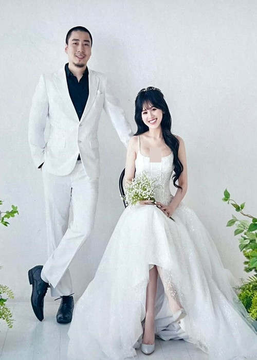 Con gái Thu Uyên năm nay 32 tuổi, xinh đẹp không thua kém một hot girl.