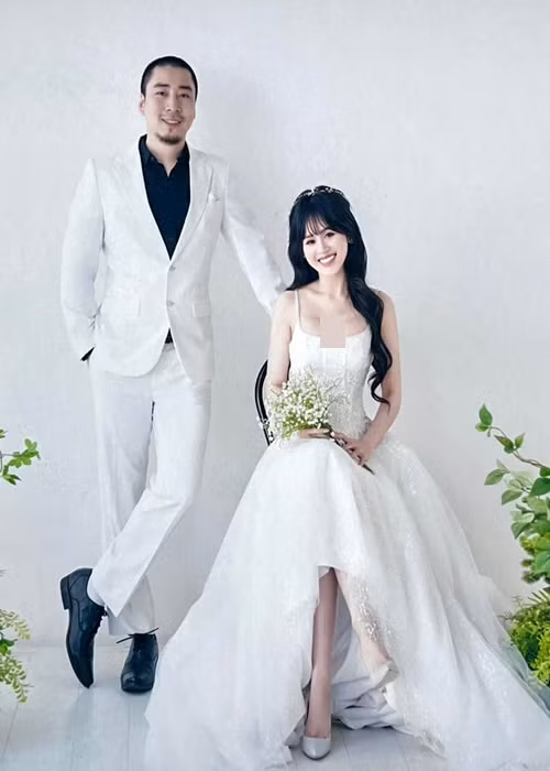 Con gái Thu Uyên năm nay 32 tuổi, xinh đẹp không thua kém một hot girl.