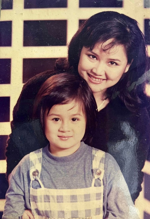 Hạnh Duyên thừa hưởng nhiều nét đẹp từ mẹ.