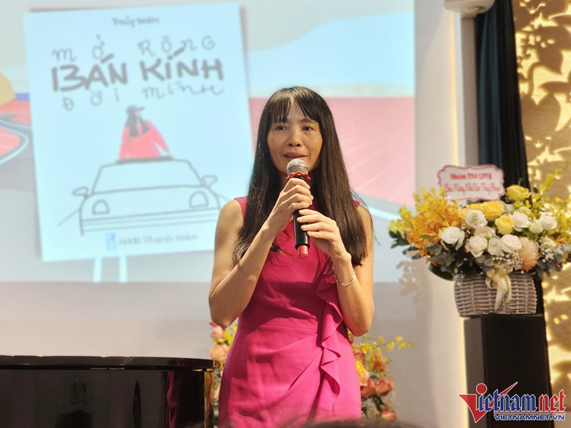 Trong mắt nhạc sĩ Dương Thụ, vợ là người trong sáng, không biết nói dối và có chất riêng. Ảnh: Vietnamnet