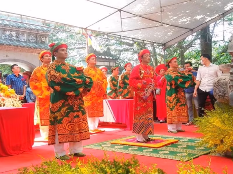 Cuoc song lang le, kin tieng cua Hoai Linh sau on ao
