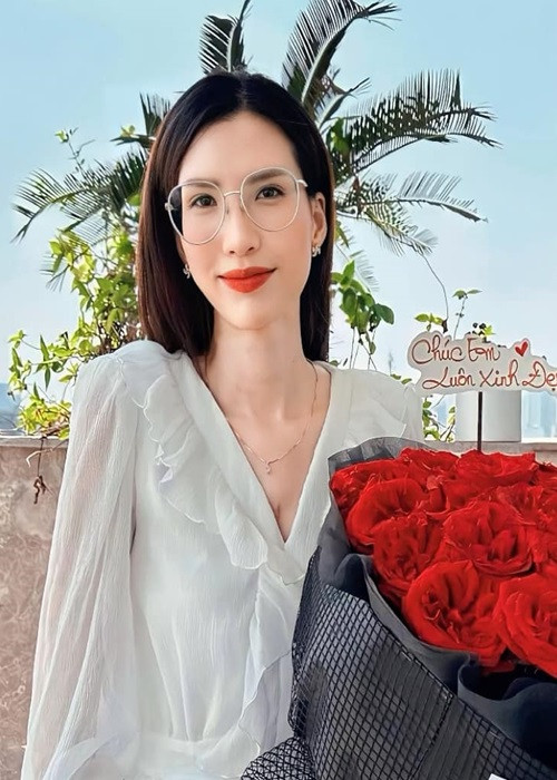 Nữ người mẫu cao nhất Việt Nam dần hồi phục sức khỏe.