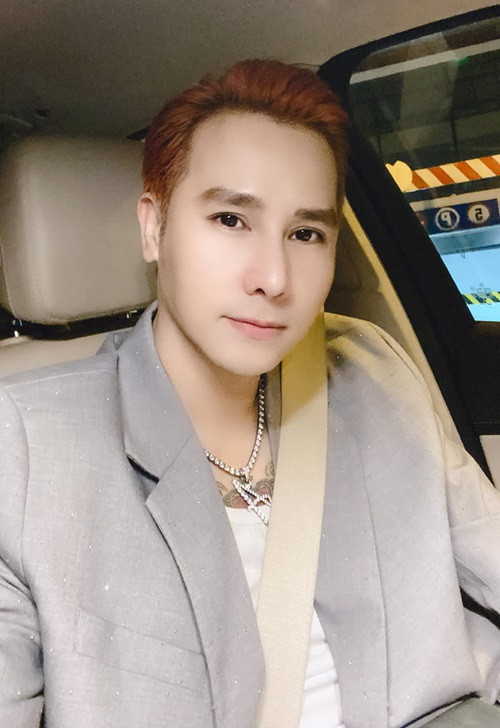 Về chuyện bạn gái hiện tại dằn mặt N.T, Chu Bin giải thích N.T sử dụng tài khoản ảo để bình luận với những lời lẽ không hay ảnh hưởng đến mẹ ruột của bạn gái Chu Bi. "Vì quá bức xúc nên bạn gái tôi mới phản ứng ngược như thế. Nguồn cơn mọi việc đều xuất phát từ N.T cả mà”, anh nói. Ảnh: FBNV