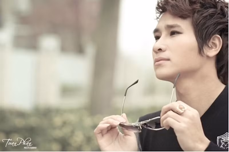Chu Bin bắt đầu theo đuổi sự nghiệp ca hát sau khi giành giải nhất chương trình Album vàng 2008. Ảnh: Gia đình Việt Nam