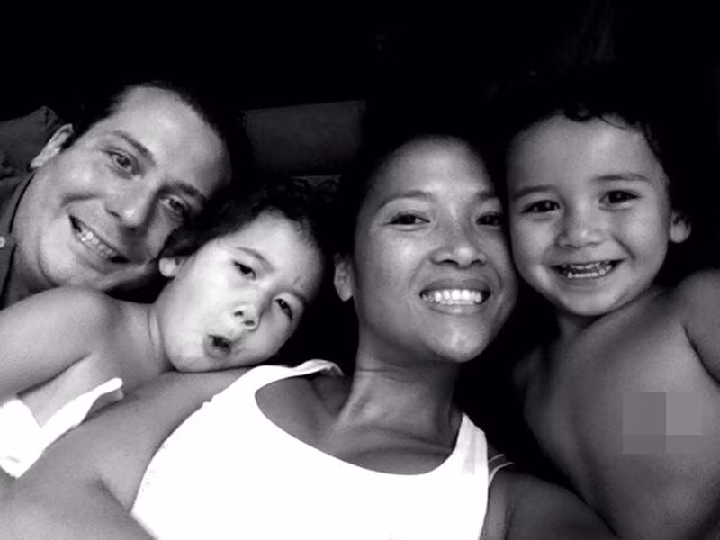 Nữ người mẫu sinh con trai đầu lòng năm 2009. Sau đó, Bằng Lăng và chồng ngoại quốc có thêm một cậu con trai. Ảnh: FBNV