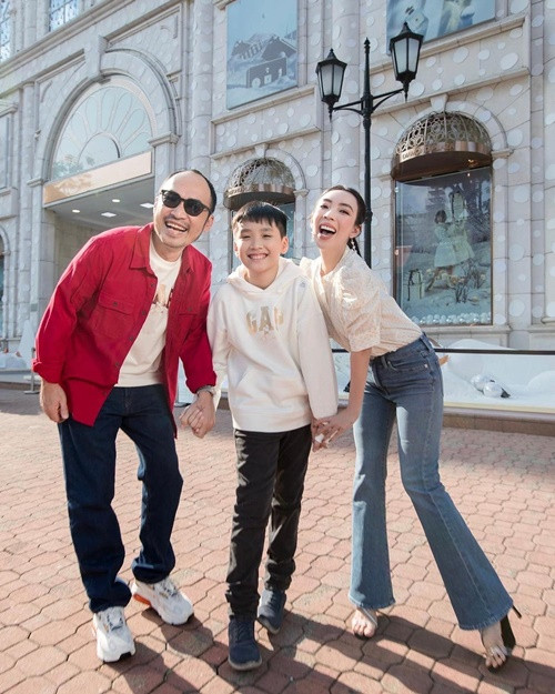 Bà xã Tiến Luật sẽ chuẩn bị kế hoạch có con vào năm 2024 sau khi hoàn tất các dự án. Ảnh: FBNV